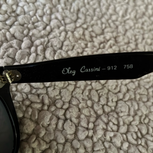 Oleg Cassini Women’s Sunglasses - Picture 2 of 6